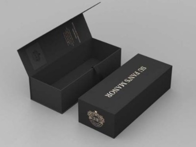 包裝盒定制廠家為您分析，為什么酒盒包裝覆膜后會出現(xiàn)顏色色差？